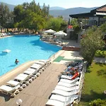 Aurum Exclusive Club فندق