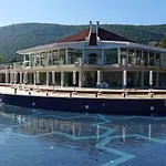 فندق Aurum Exclusive Club