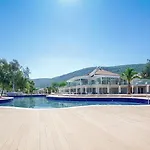 Aurum Exclusive Club Отель