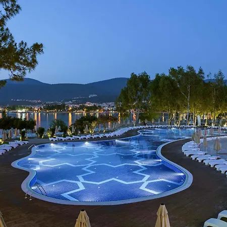 Aurum Exclusive Club Отель 5*